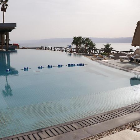 O Beach Hotel & Resort Sweimeh Екстериор снимка