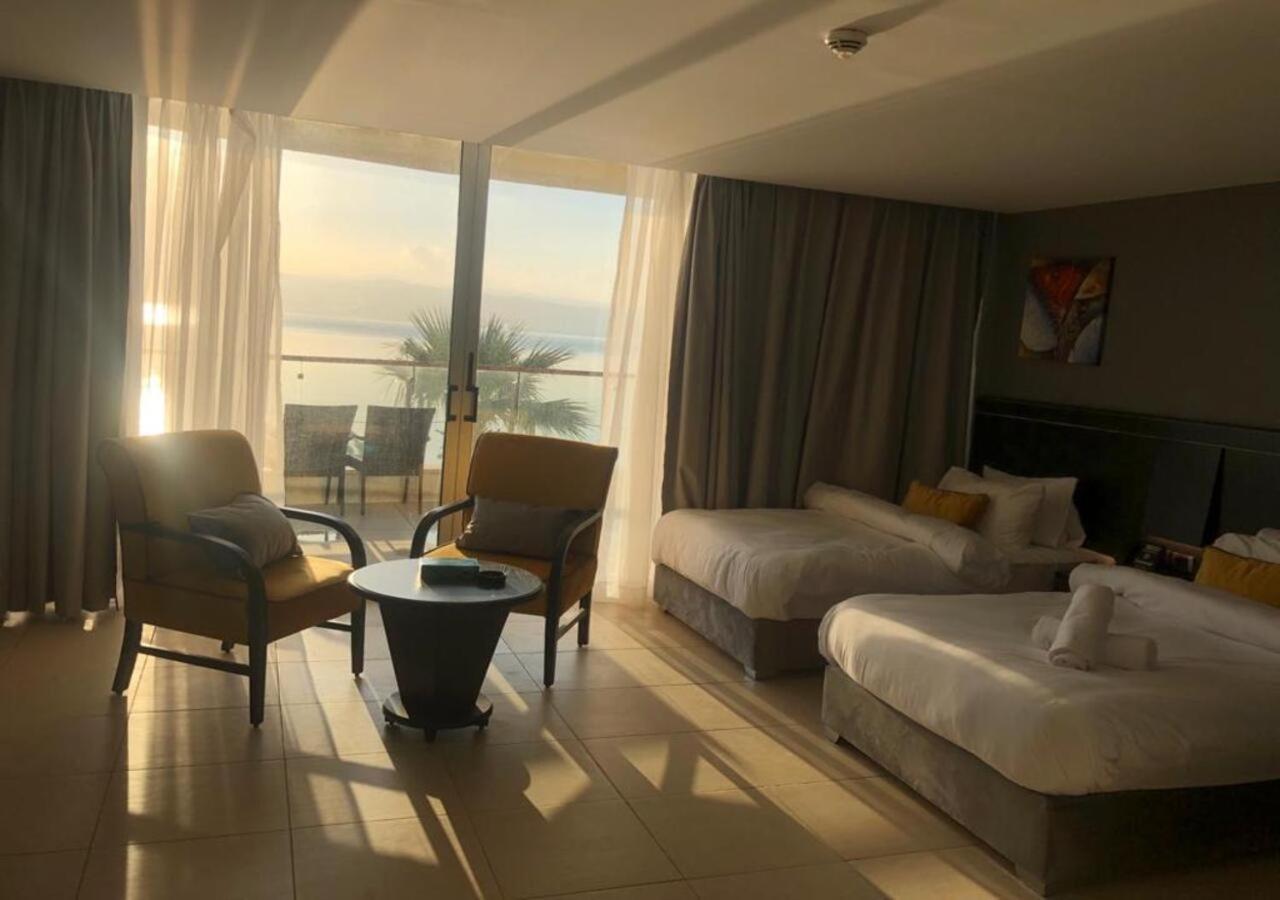 O Beach Hotel & Resort Sweimeh Екстериор снимка