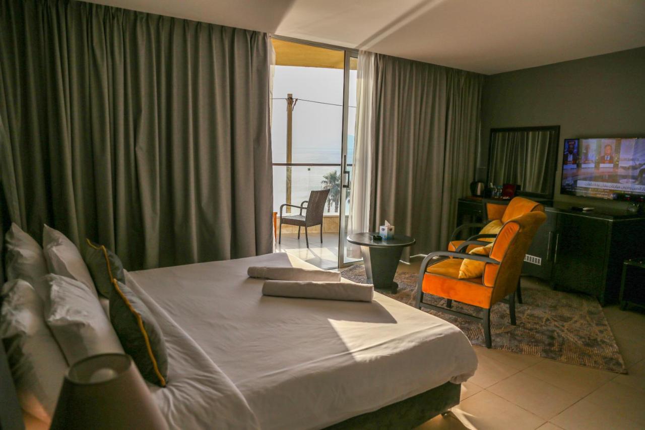 O Beach Hotel & Resort Sweimeh Екстериор снимка