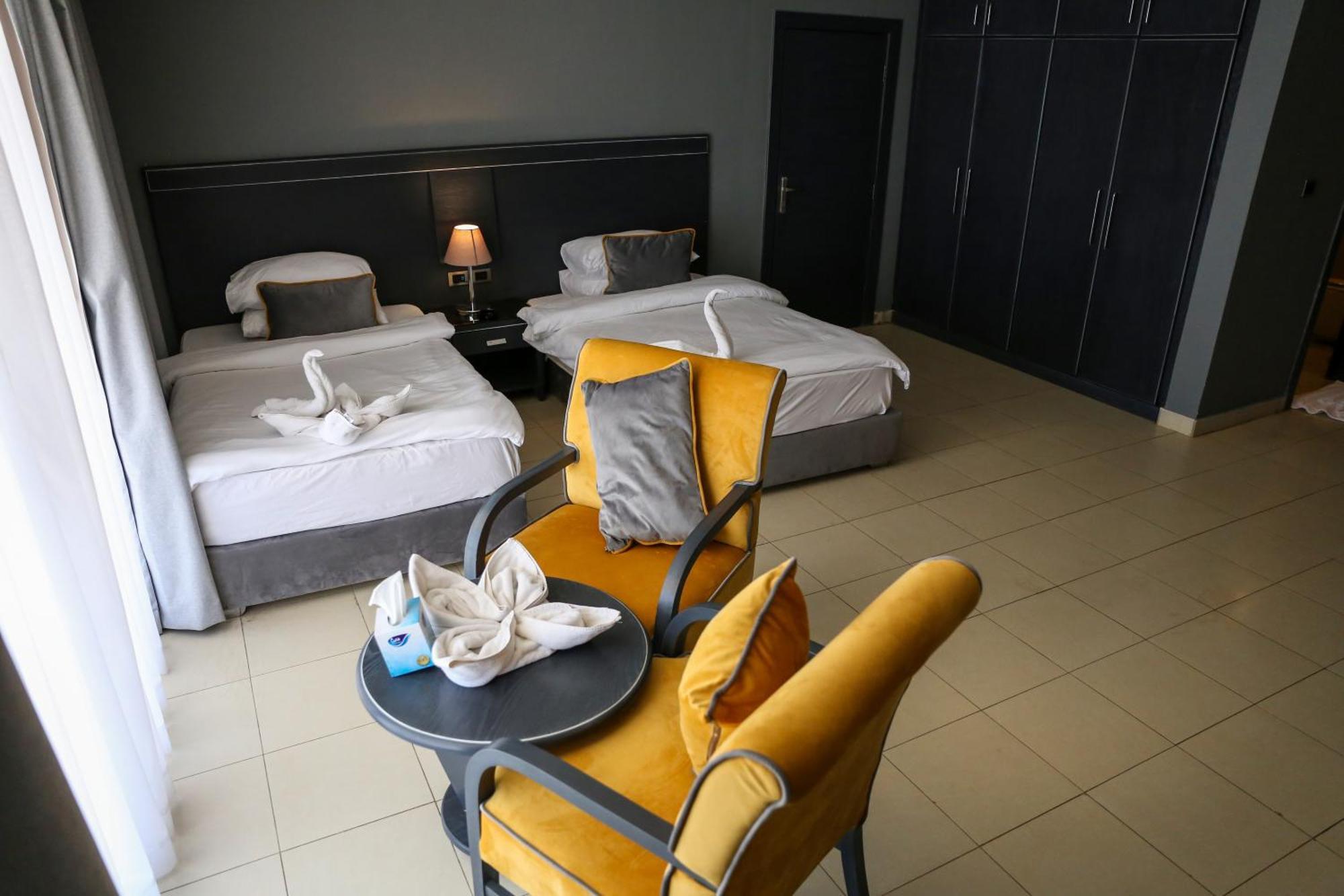 O Beach Hotel & Resort Sweimeh Екстериор снимка