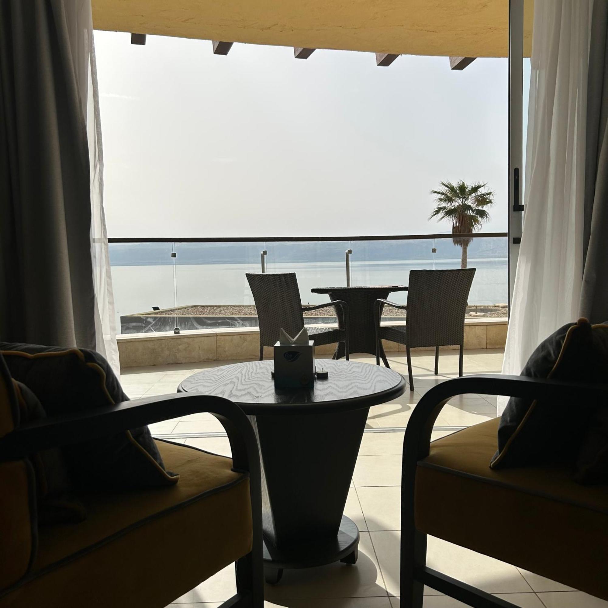 O Beach Hotel & Resort Sweimeh Екстериор снимка