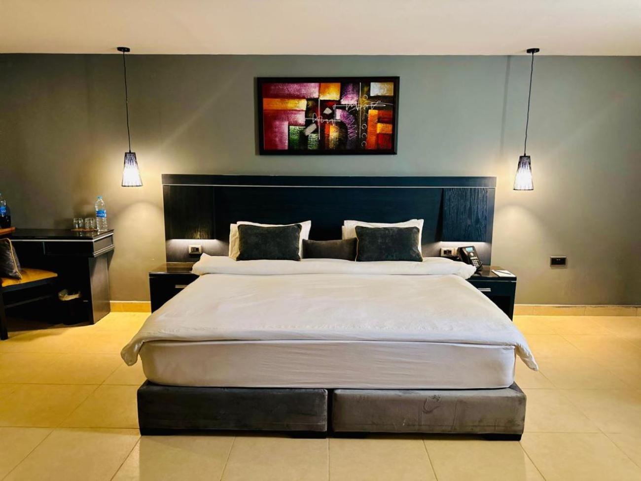 O Beach Hotel & Resort Sweimeh Екстериор снимка