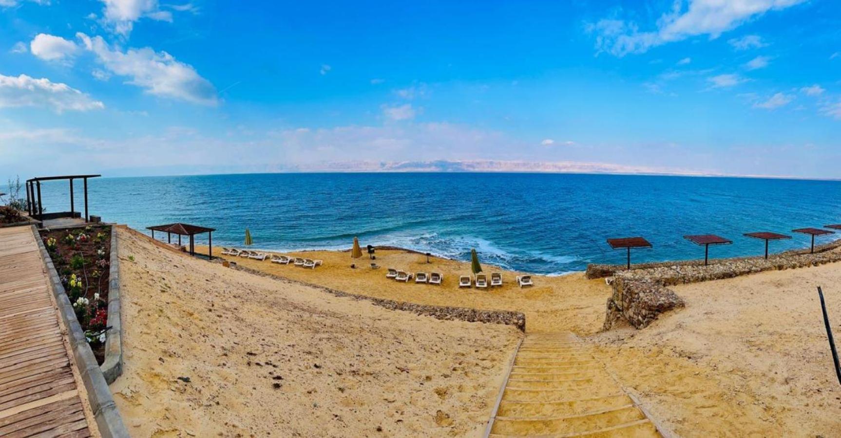 O Beach Hotel & Resort Sweimeh Екстериор снимка