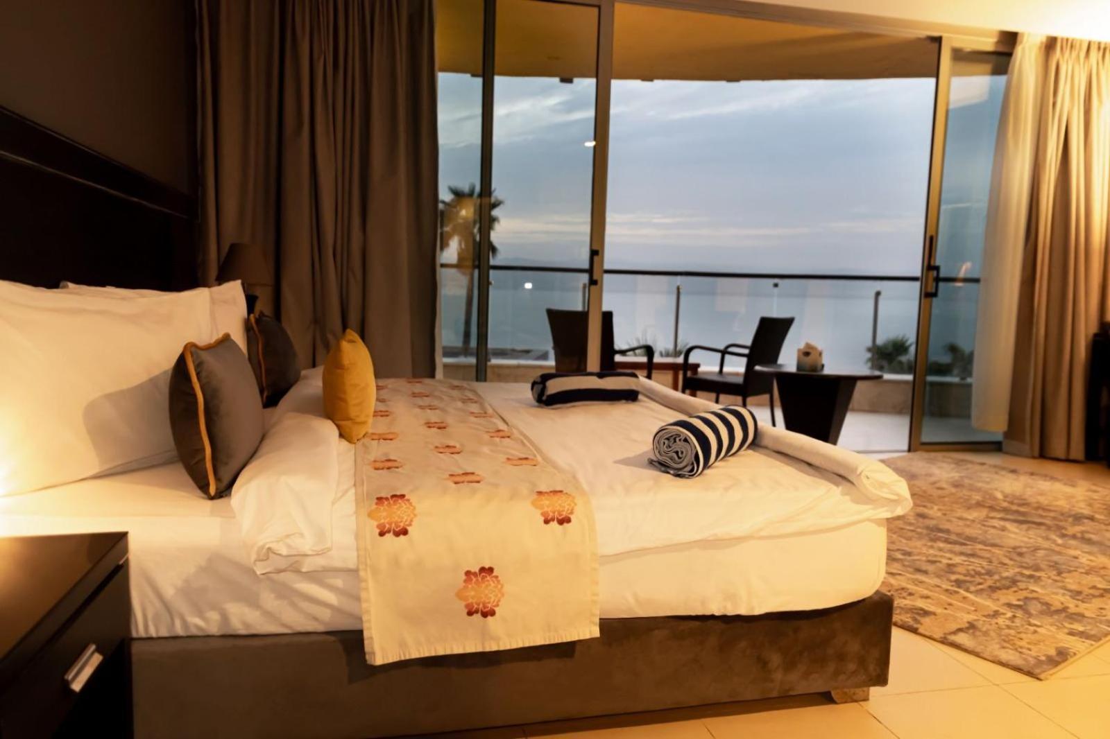 O Beach Hotel & Resort Sweimeh Екстериор снимка