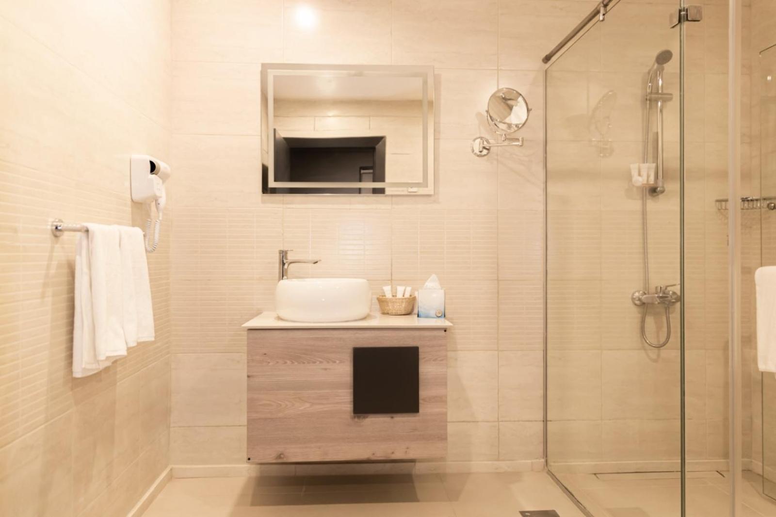 O Beach Hotel & Resort Sweimeh Екстериор снимка