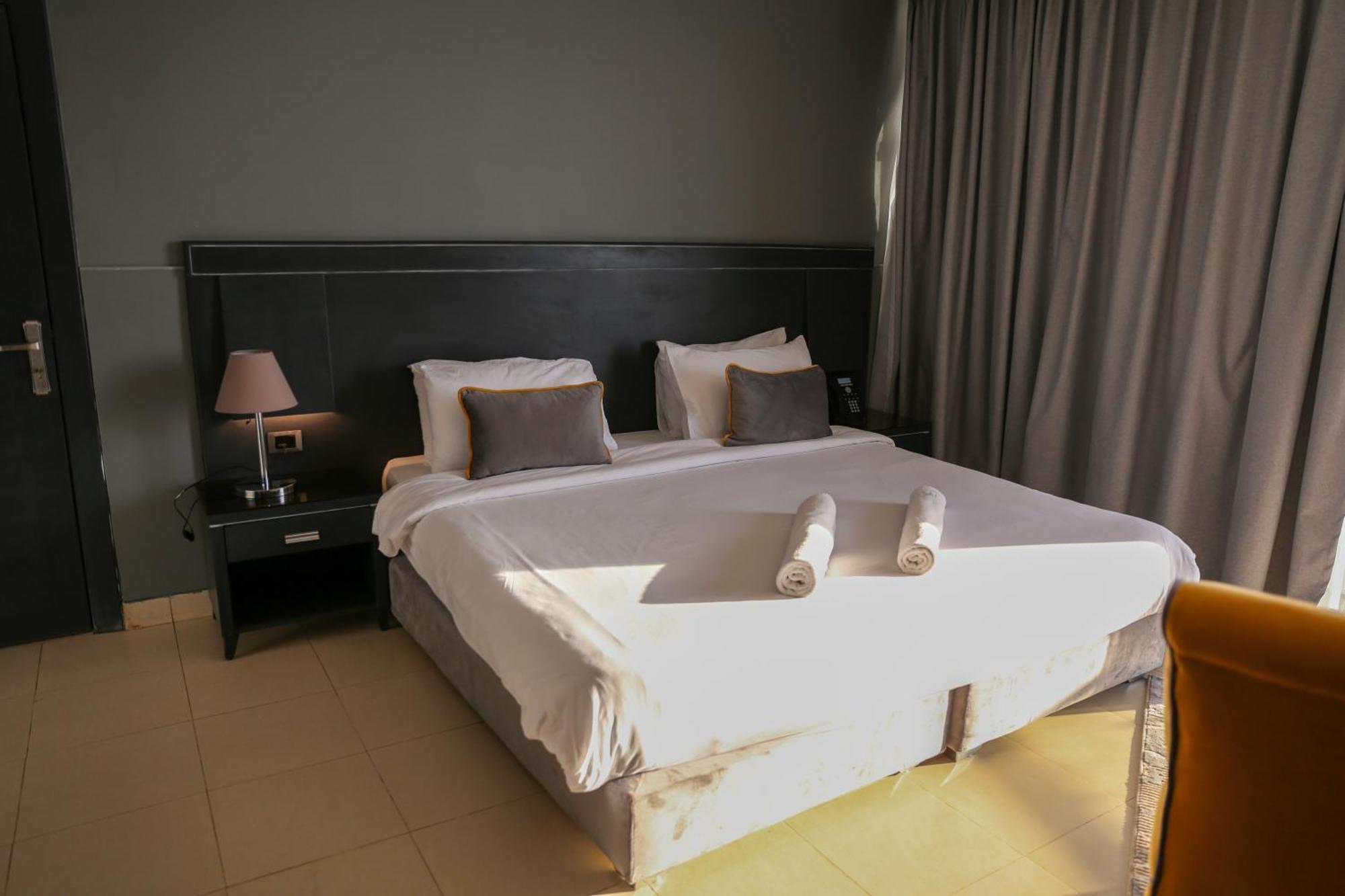 O Beach Hotel & Resort Sweimeh Екстериор снимка