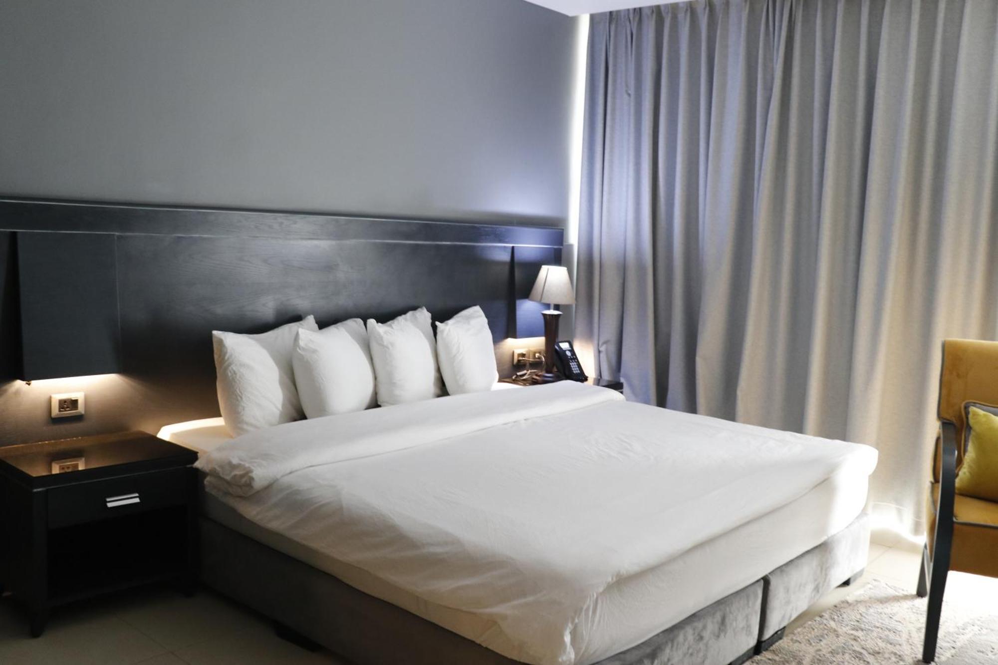 O Beach Hotel & Resort Sweimeh Екстериор снимка