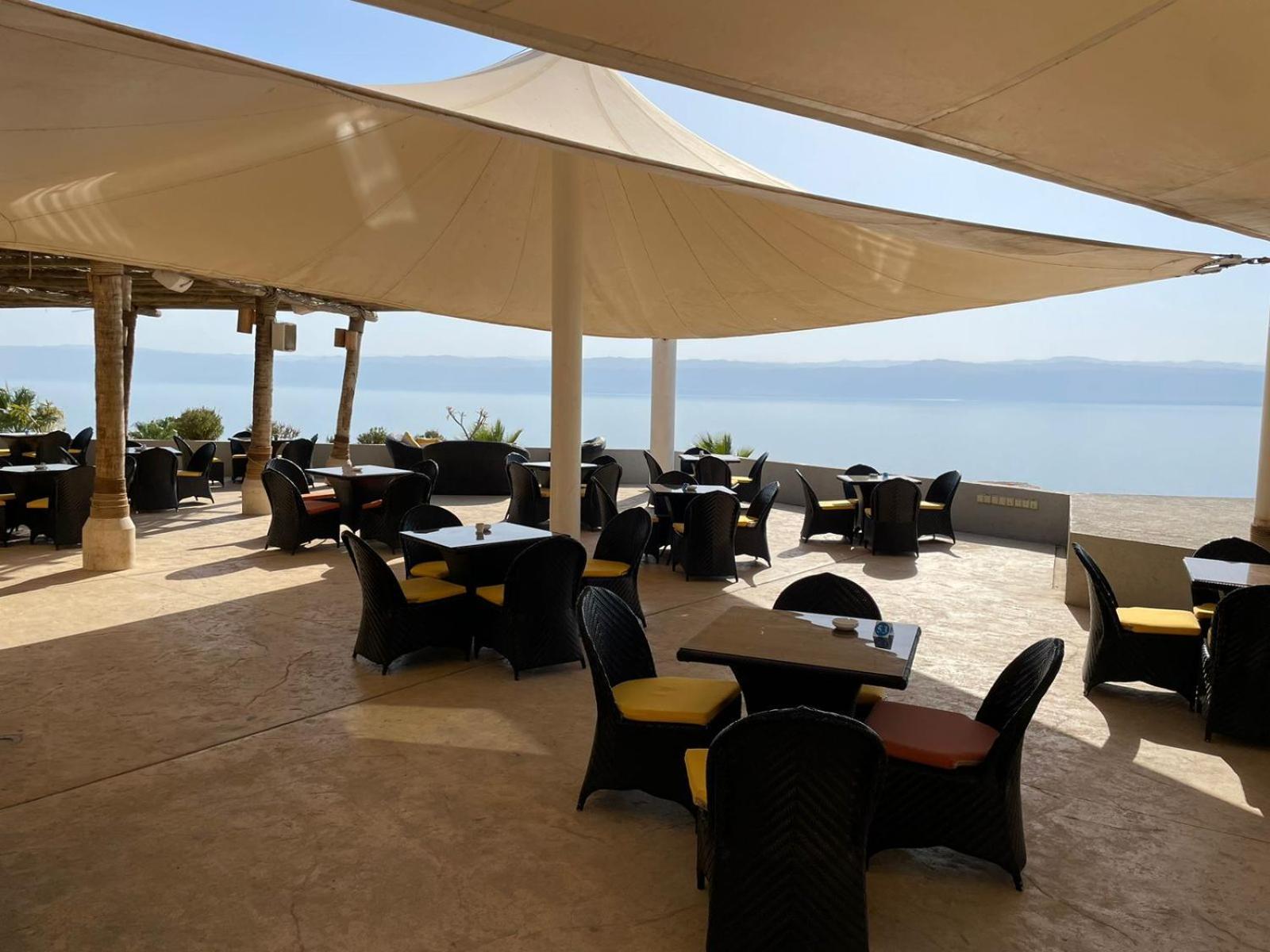 O Beach Hotel & Resort Sweimeh Екстериор снимка
